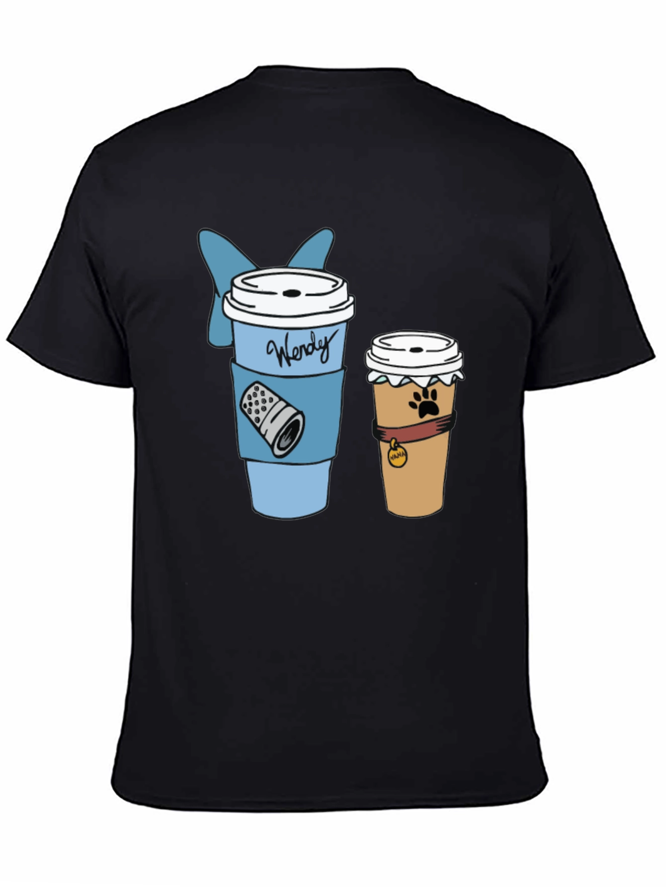 Camiseta Negra con Diseño de Café Wendy y Mascotas