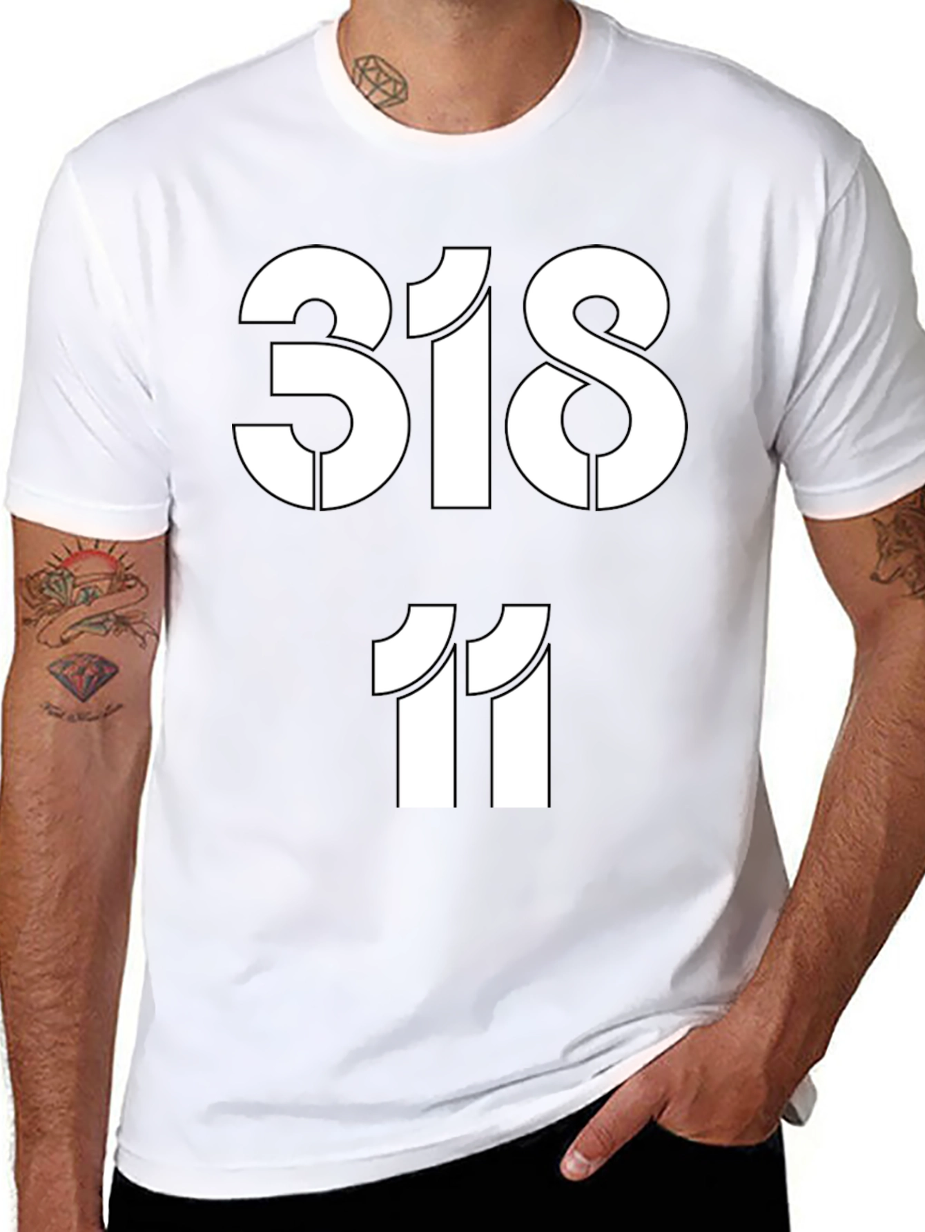 Camiseta Negra Estampada con Números 318 y 11