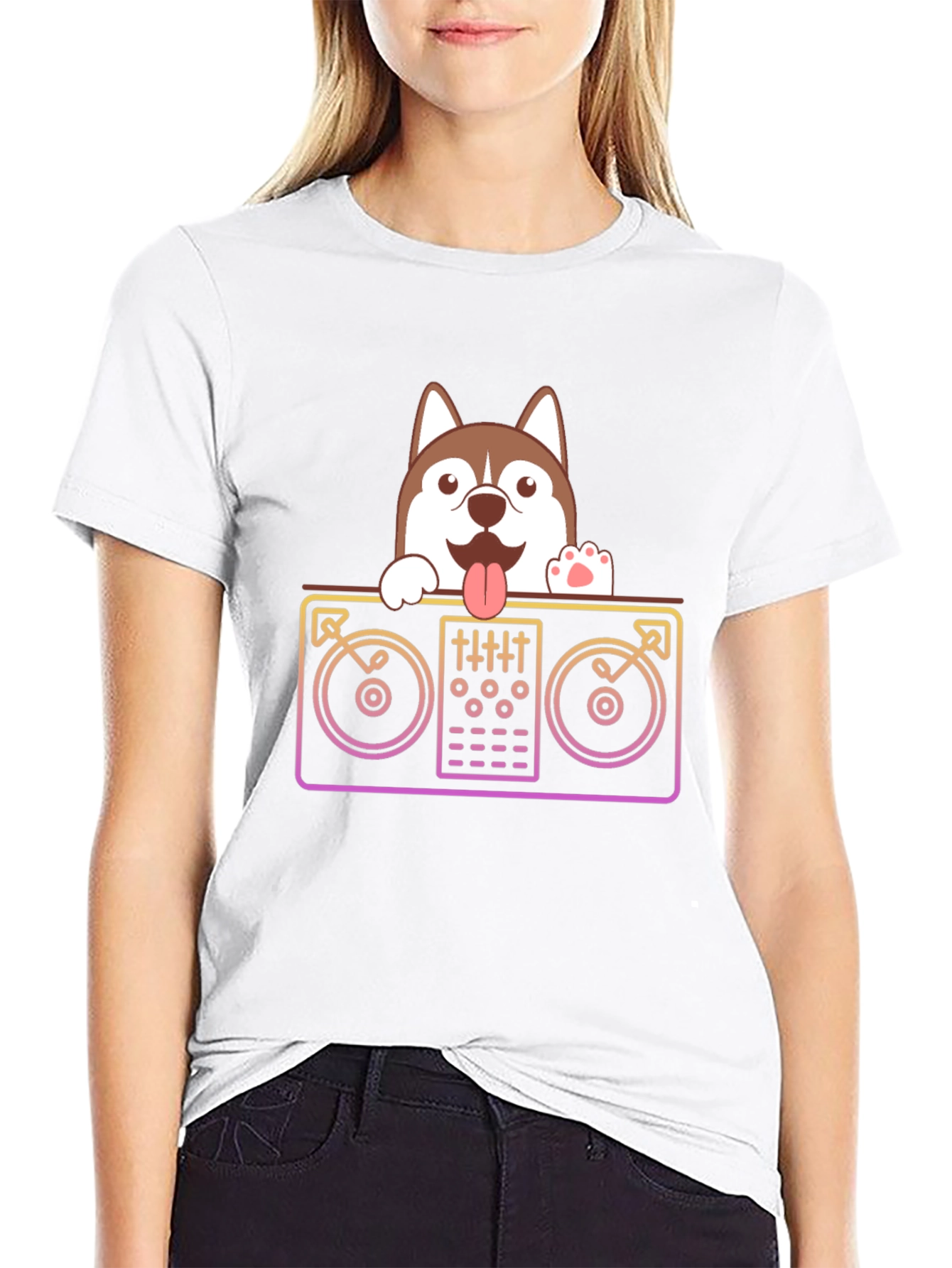 Camiseta Negra con Diseño de DJ Husky