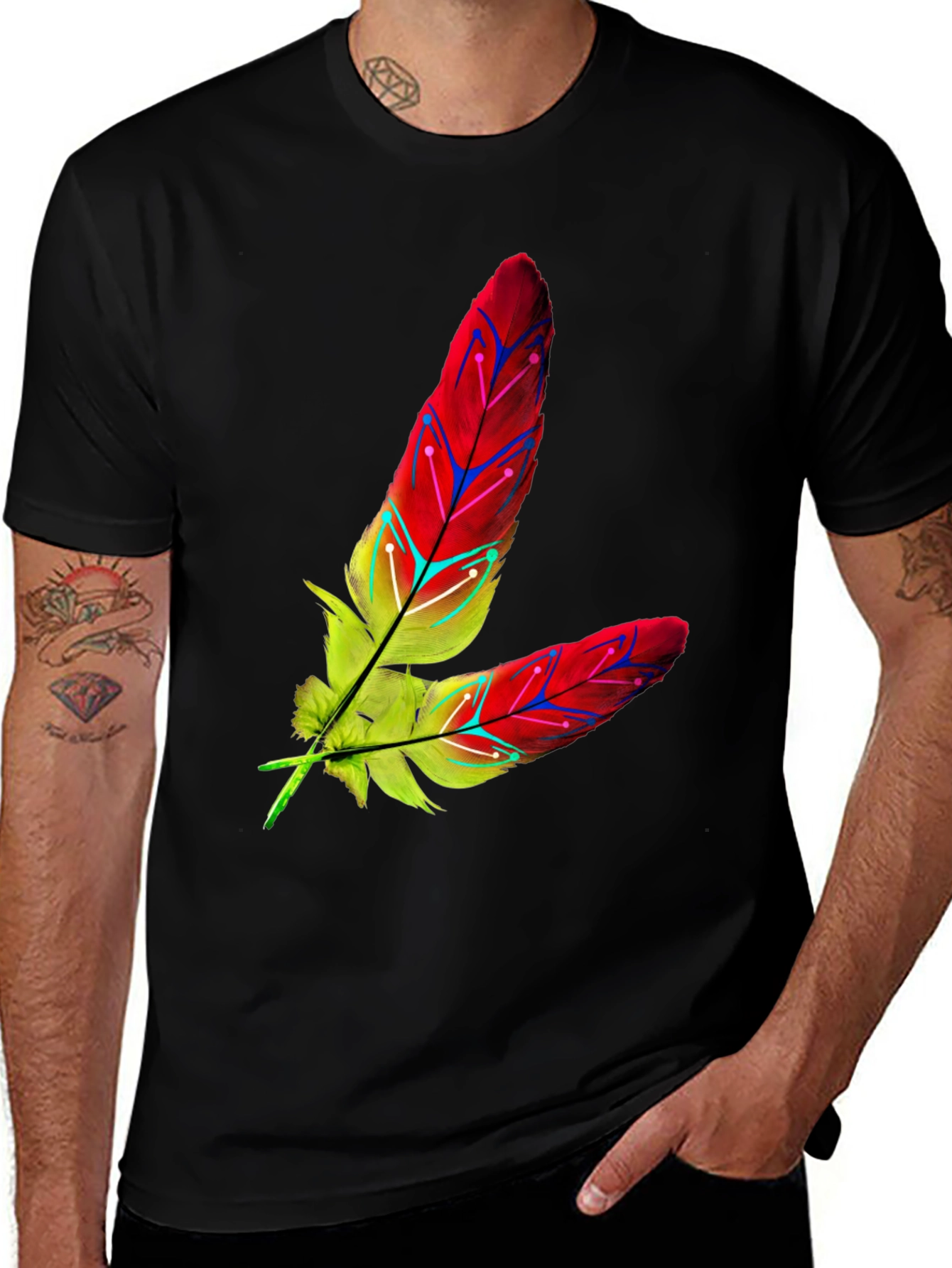 Camiseta Negra con Diseño de Plumas Abstractas