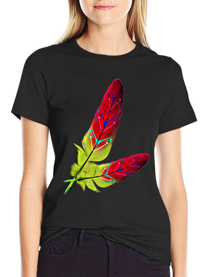 Camiseta Negra con Diseño de Plumas Abstractas
