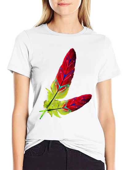 Camiseta Negra con Diseño de Plumas Abstractas