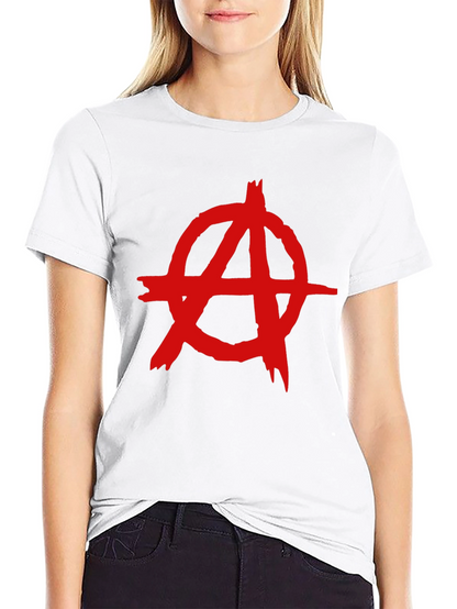 Camiseta Negra con Símbolo Anarquista Rojo