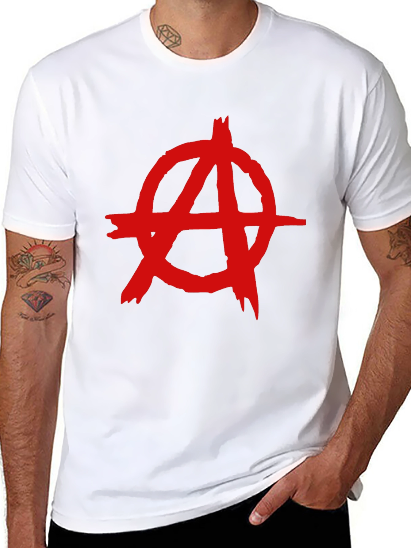 Camiseta Negra con Símbolo Anarquista Rojo