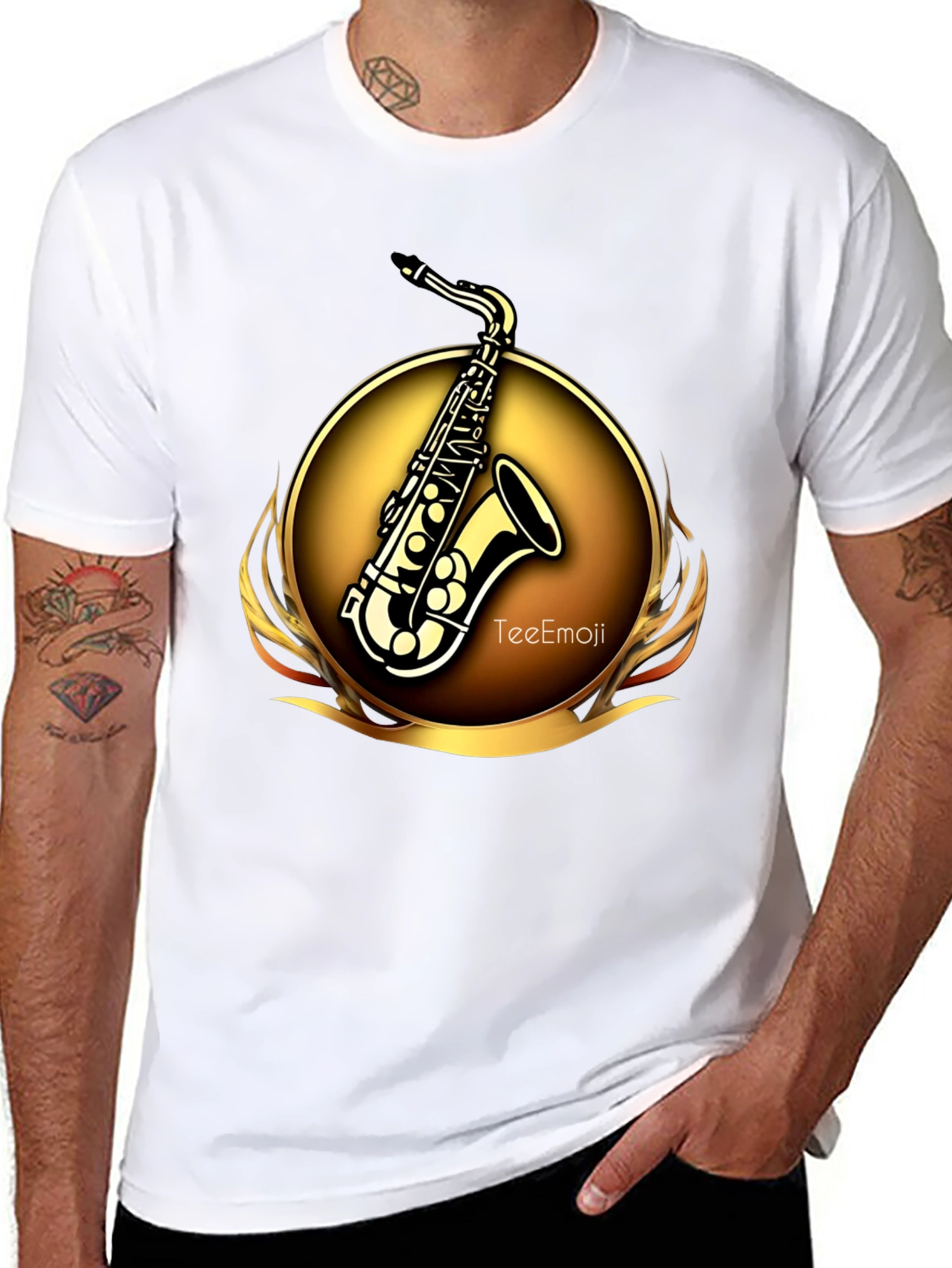 Camiseta Negra Saxofón Dorado Diseño Exclusivo