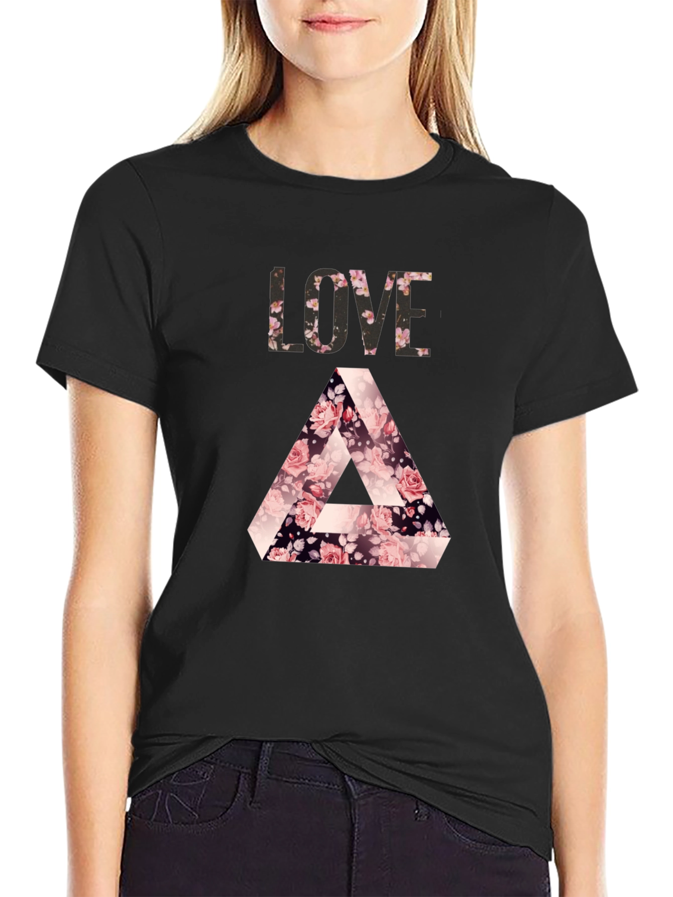 Camiseta Negra LOVE Floral Triángulo Penrose
