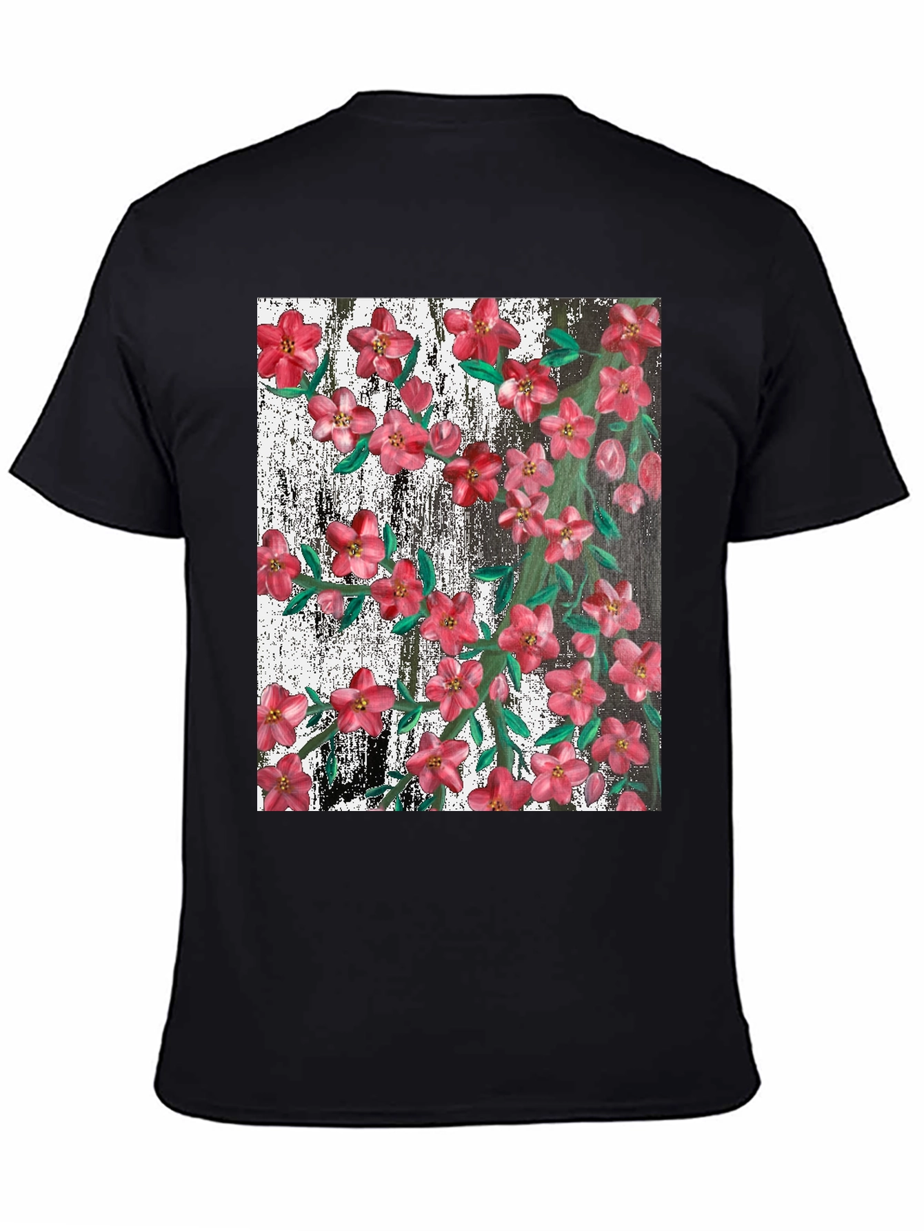 Camiseta Negra con Estampado Floral Artístico