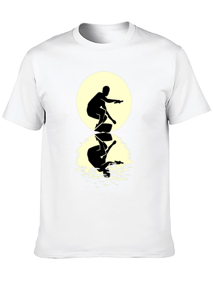 Camiseta Negra Hombre: Silueta Surfista Reflejo Lunar