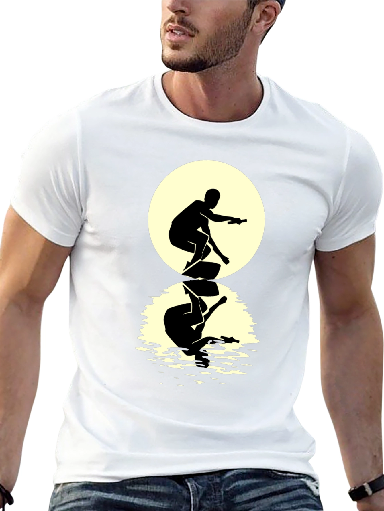 Camiseta Negra Hombre: Silueta Surfista Reflejo Lunar