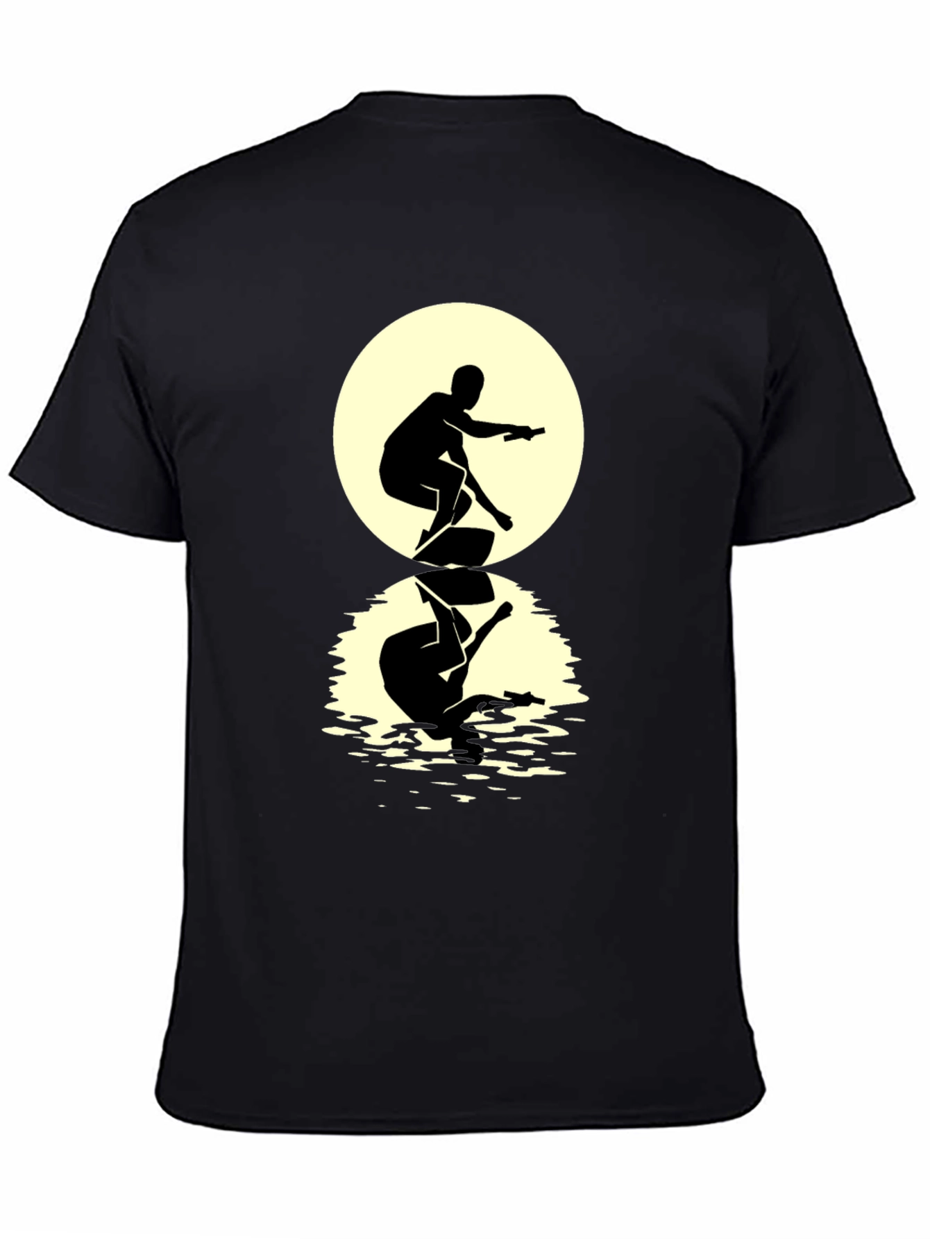 Camiseta Negra Hombre: Silueta Surfista Reflejo Lunar