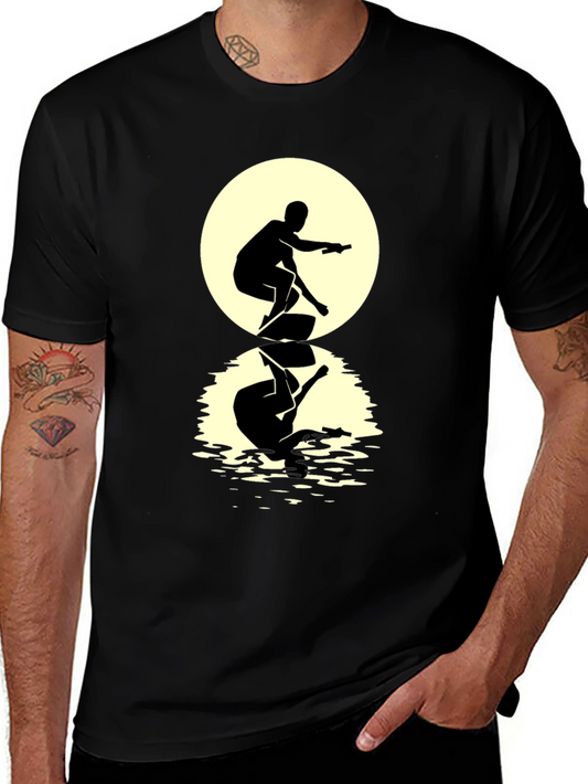 Camiseta Negra Hombre: Silueta Surfista Reflejo Lunar