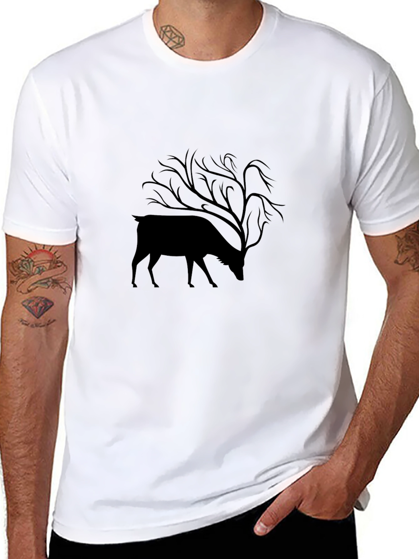 Camiseta Negra con Diseño de Ciervo Arborizado