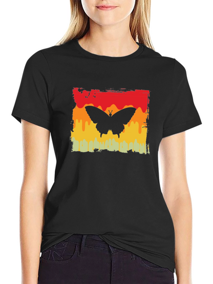 Camiseta Negra con Diseño de Mariposa Retro