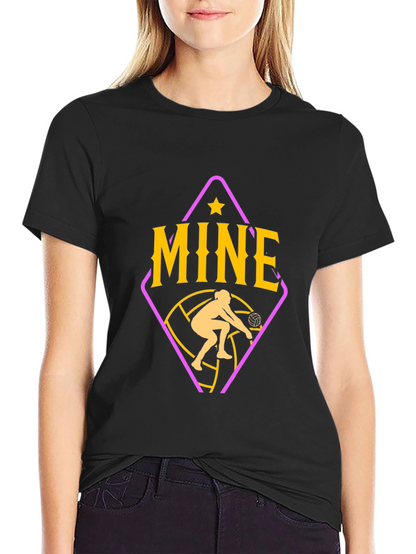 Camiseta Negra con Diseño de Voleibol Mine