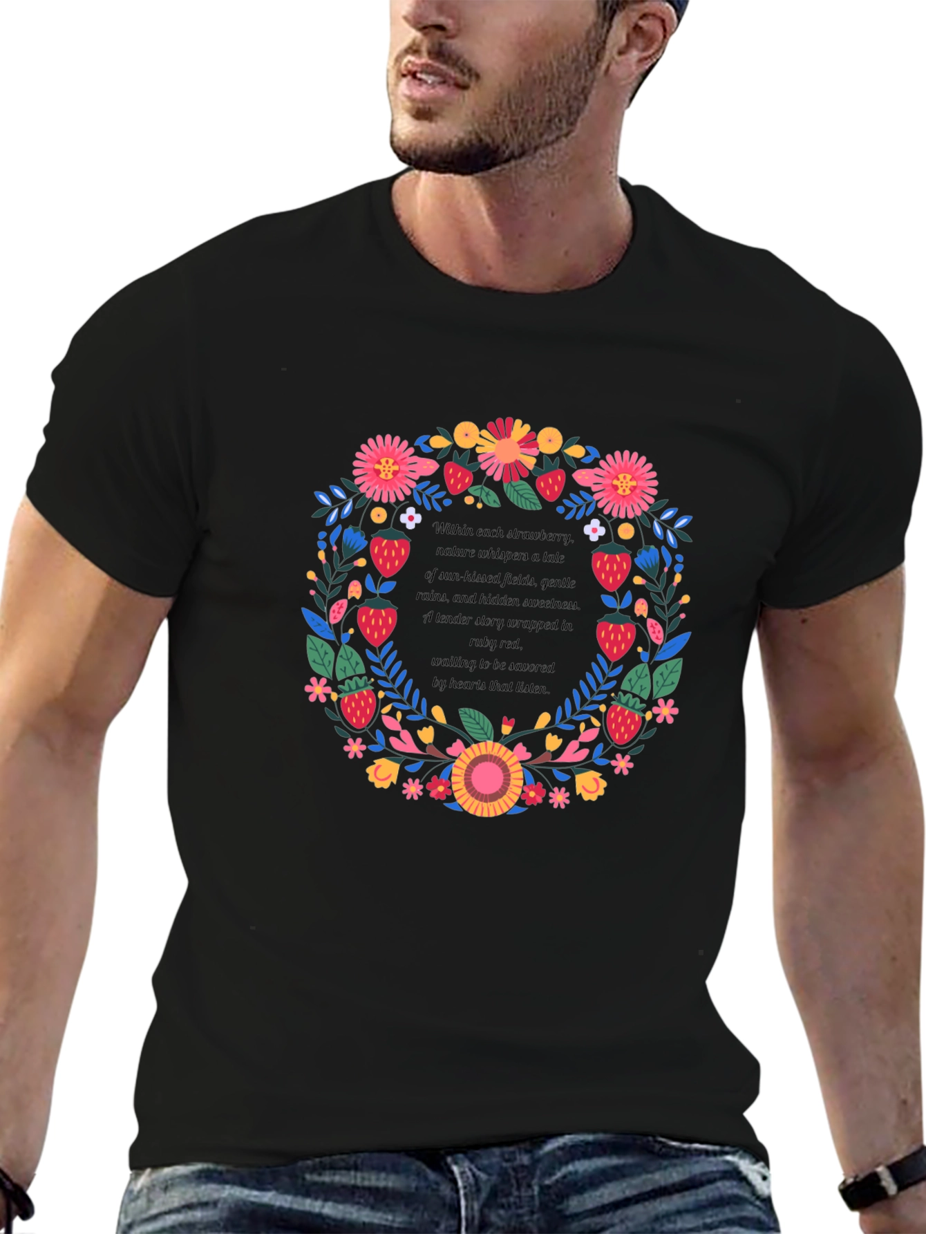 Camiseta Negra con Diseño Floral y de Fresas
