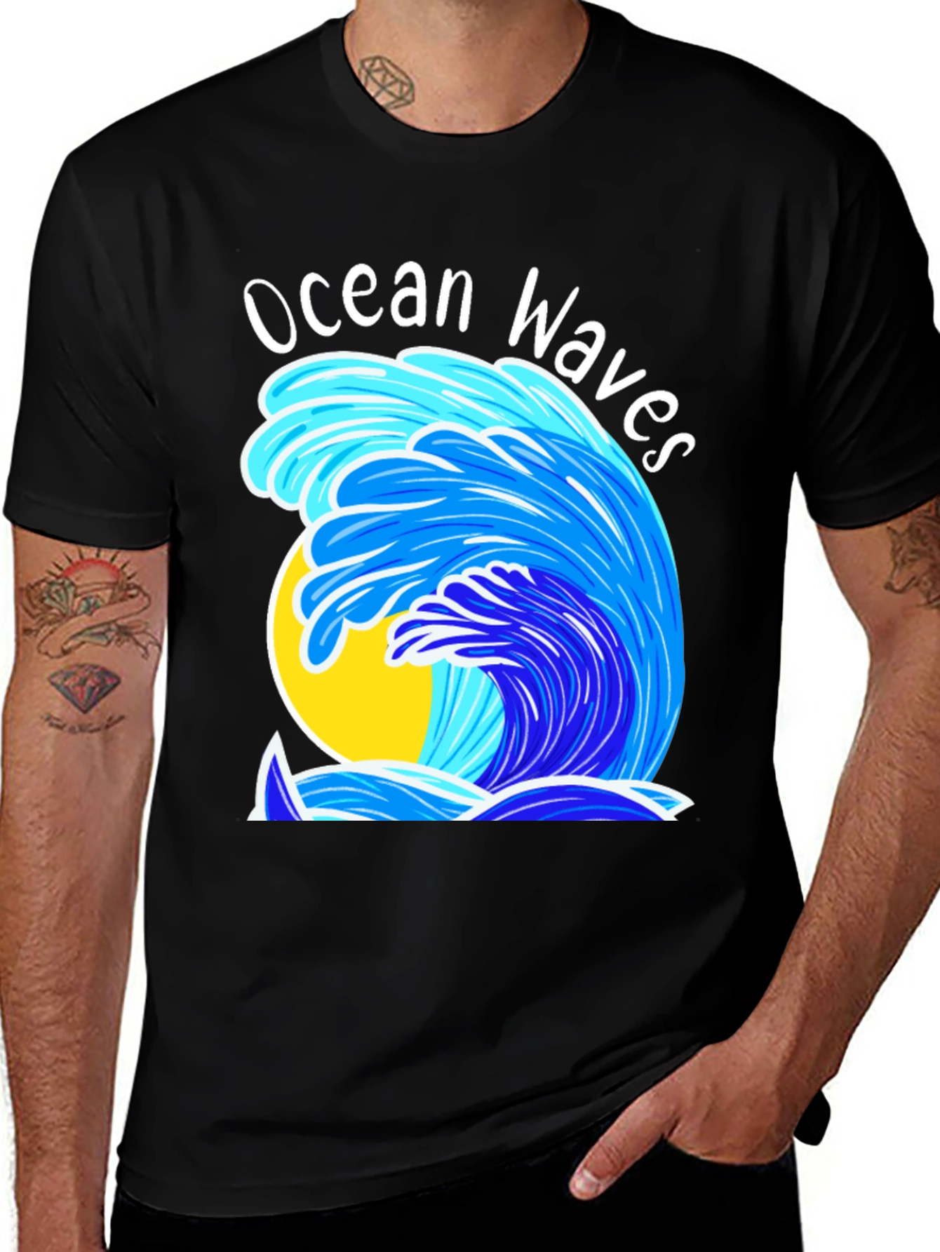Camiseta Negra Olas del Océano Diseño Veraniego