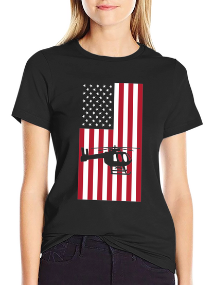 Camiseta Negra con Diseño de Bandera y Helicóptero