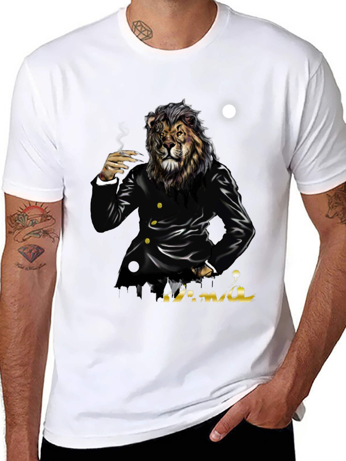 Camiseta Negra con Diseño de León Mafioso