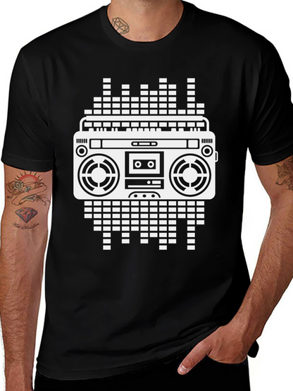 Camiseta Negra con Diseño Retro de Radiocasete